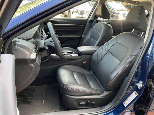 Photo of 2024 Deep Blue Pearl Nissan Altima