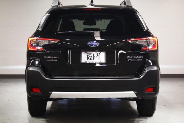 Photo of 2024 Crystal Black Silica Subaru Outback