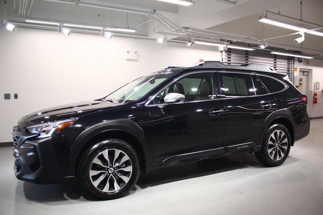 Photo of 2024 Crystal Black Silica Subaru Outback