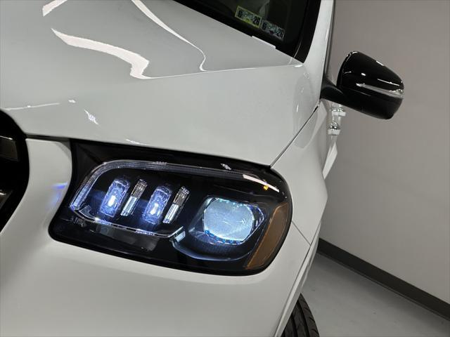 Photo of 2025 Polar White Mercedes-Benz GLS 580