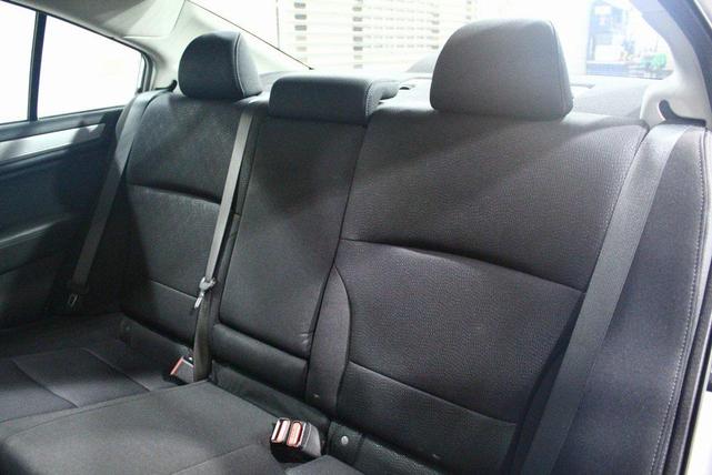 Photo of 2016 Ice Silver Metallic Subaru Legacy