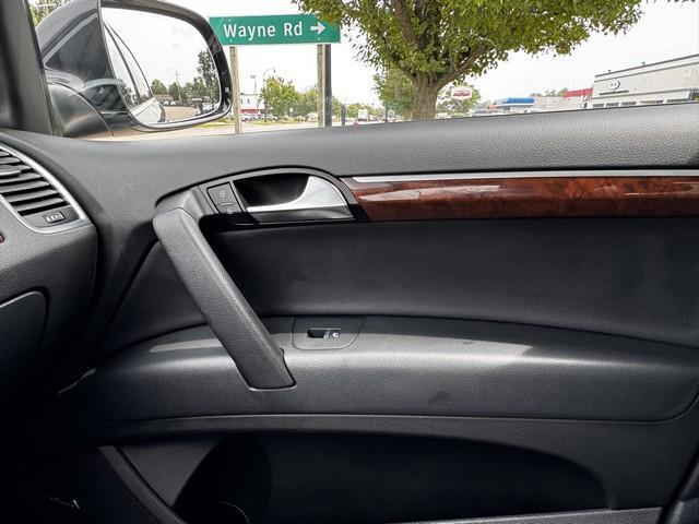 Photo of 2012 BLACK METALIC Audi Q7