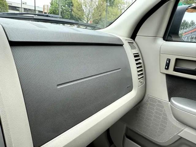 Photo of 2009 White Ford Escape Hybrid