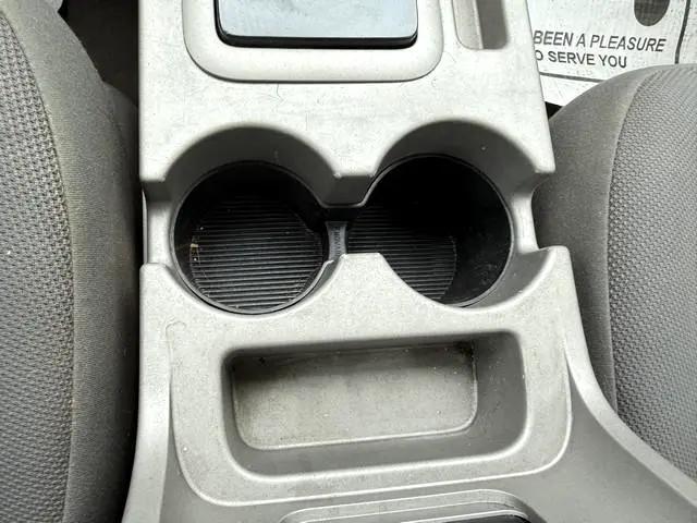 Photo of 2009 White Ford Escape Hybrid