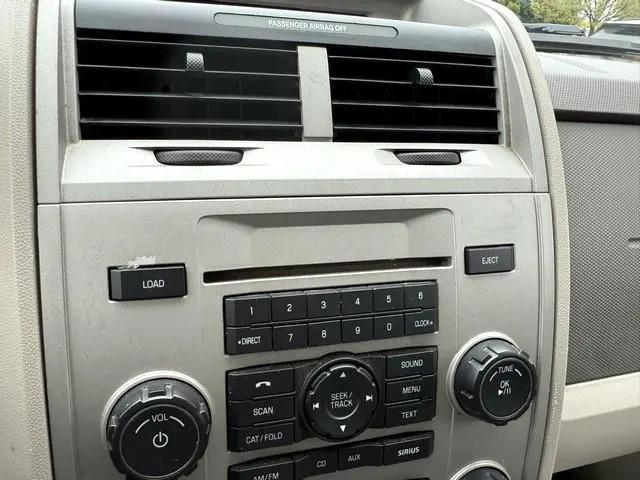 Photo of 2009 White Ford Escape Hybrid