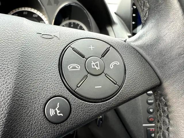 Photo of 2011 WHITE METALIC Mercedes-Benz C-Class