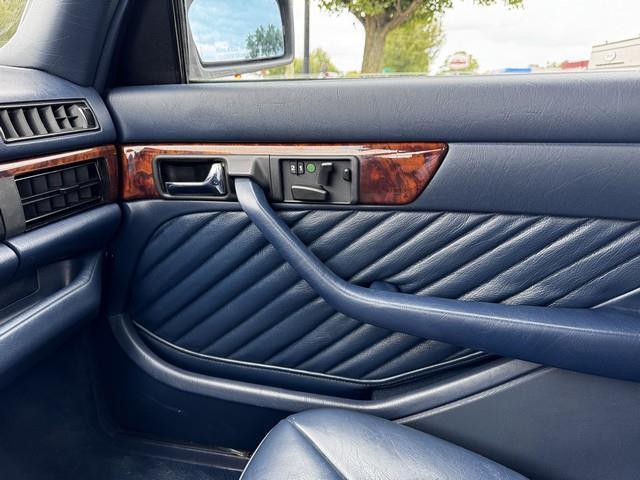 Photo of 1991 WHITE Mercedes-Benz S-Class