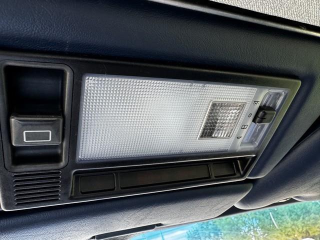 Photo of 1991 WHITE Mercedes-Benz S-Class