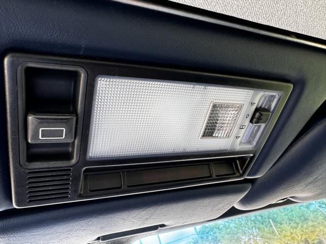 Photo of 1991 WHITE Mercedes-Benz S-Class