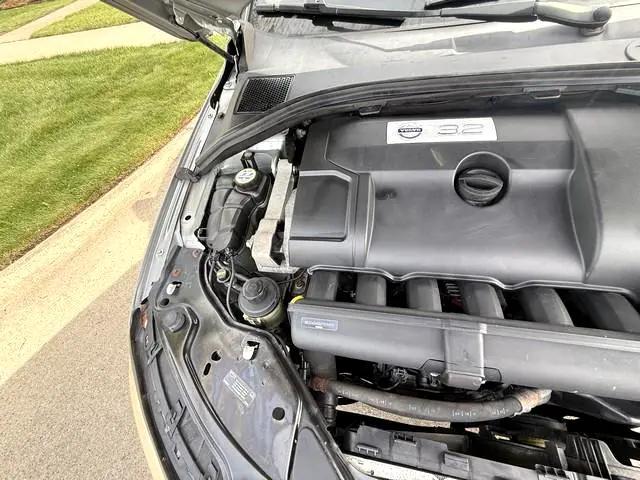 Photo of 2011 SILVER METALIC Volvo XC70