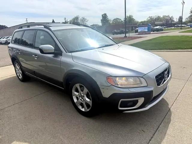 Photo of 2011 SILVER METALIC Volvo XC70