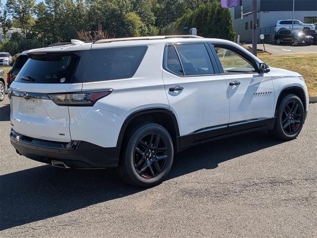 Photo of 2018 Summit White Chevrolet Traverse