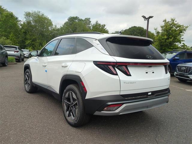 Photo of 2025 White Pearl Hyundai TUCSON