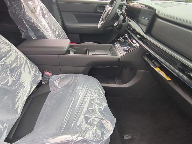 Photo of 2025 Gray Matte Hyundai SANTA FE HEV