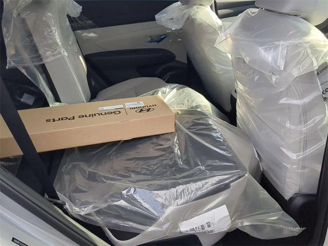 Photo of 2025 Shimmering Silver Hyundai TUCSON