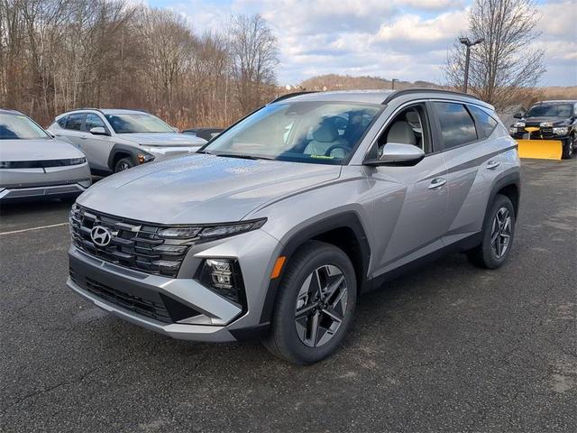 Photo of 2025 Shimmering Silver Hyundai TUCSON