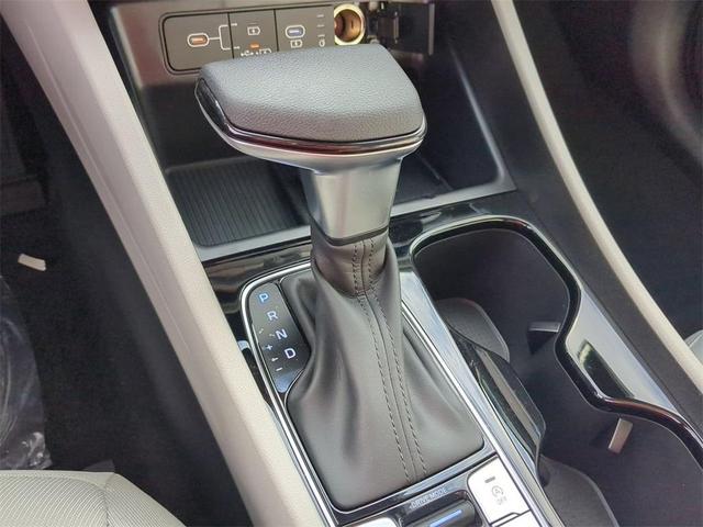 Photo of 2025 Shimmering Silver Hyundai TUCSON
