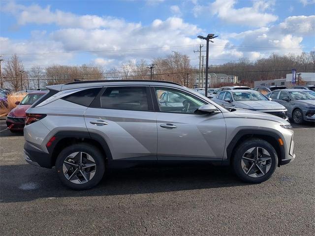 Photo of 2025 Shimmering Silver Hyundai TUCSON