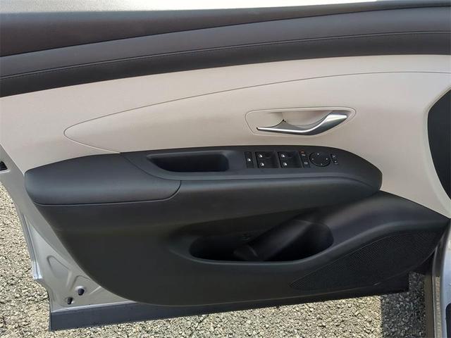 Photo of 2025 Shimmering Silver Hyundai TUCSON