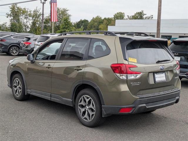 Photo of 2024 Autumn Green Metallic Subaru Forester