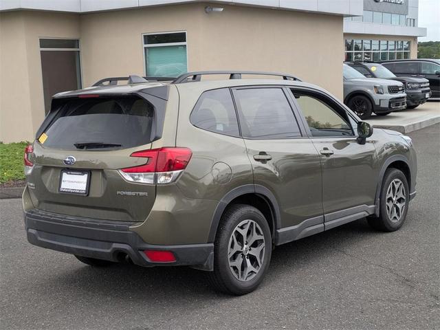 Photo of 2024 Autumn Green Metallic Subaru Forester