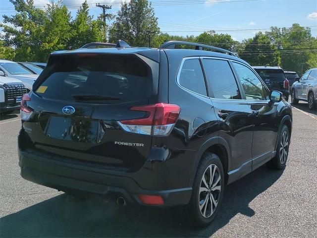 Photo of 2019 Crystal Black Silica Subaru Forester