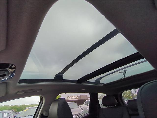 Photo of 2022 Shimmering Silver Pearl Hyundai SANTA FE
