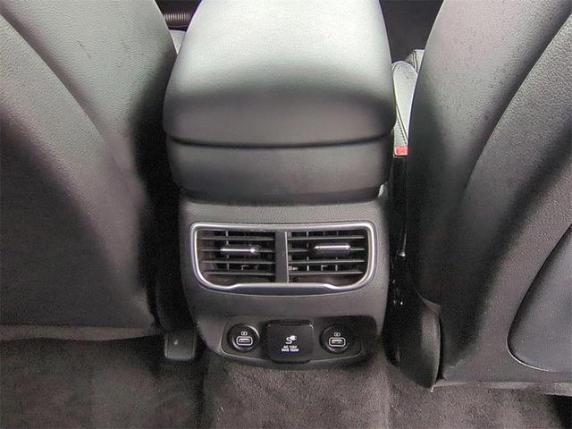 Photo of 2022 Shimmering Silver Pearl Hyundai SANTA FE