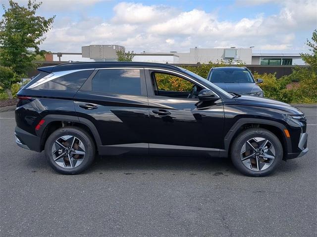 Photo of 2025 Ash Black Hyundai TUCSON Hybrid