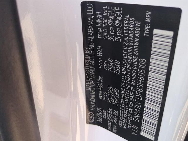 Photo of 2025 White Pearl Hyundai TUCSON