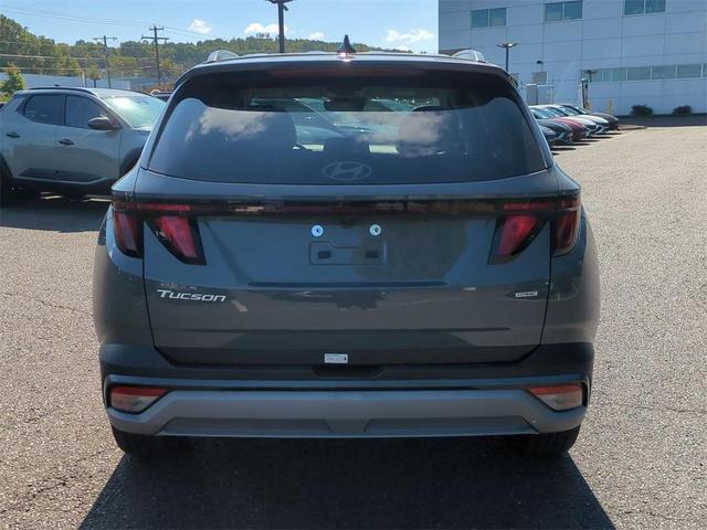 Photo of 2025 Hampton Gray Hyundai TUCSON
