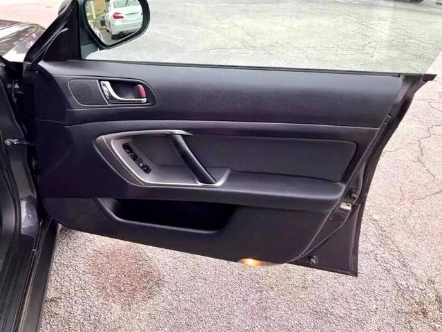 Photo of 2008 Gray Subaru Outback