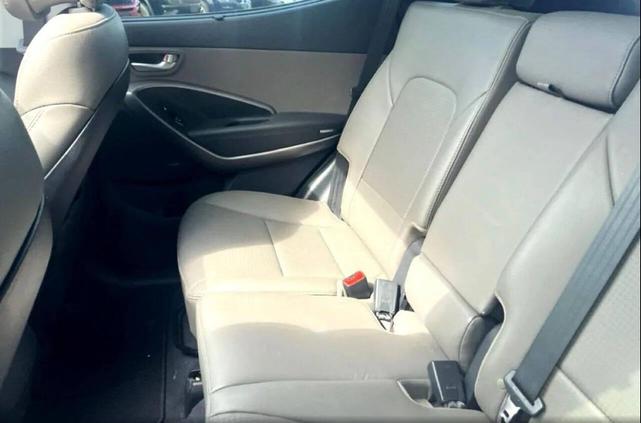 Photo of 2015 Sparkling Silver Hyundai Santa Fe Sport