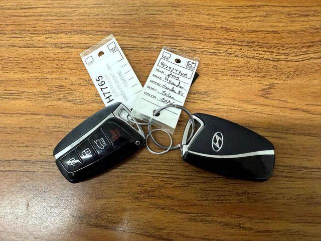 Photo of 2015 Sparkling Silver Hyundai Santa Fe Sport