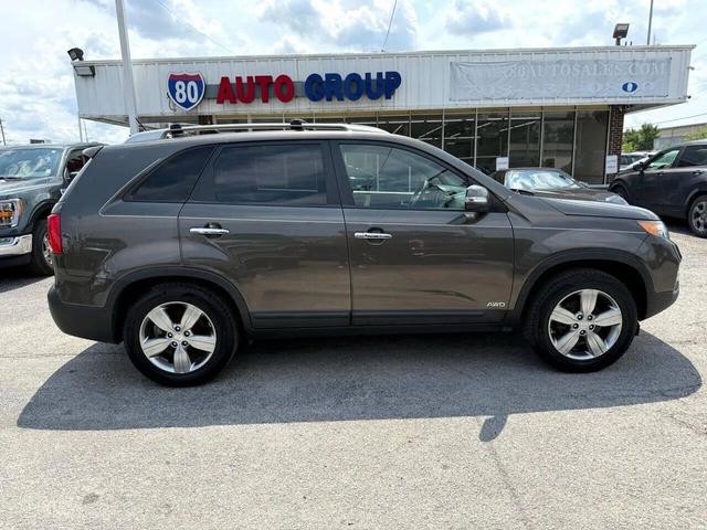 Photo of 2013 Titanium Silver Kia Sorento