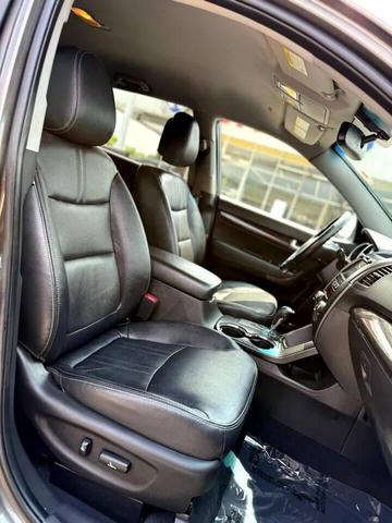 Photo of 2013 Titanium Silver Kia Sorento