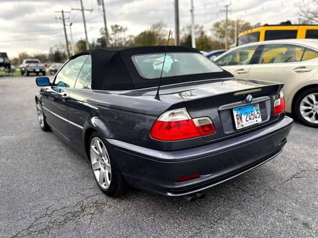 Photo of 2003 Gray BMW 325