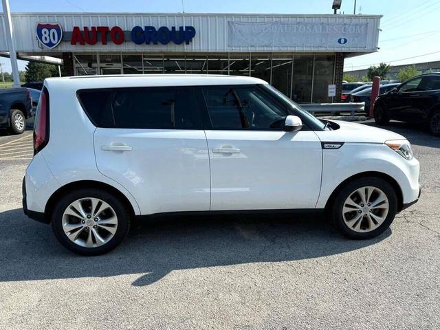 Photo of 2014 Clear White Kia Soul
