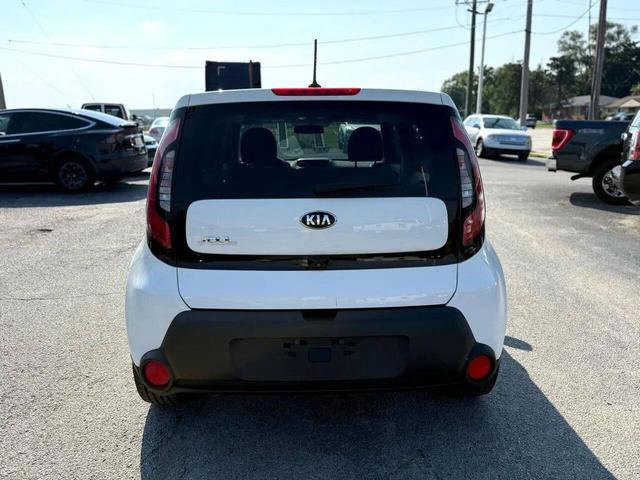 Photo of 2014 Clear White Kia Soul