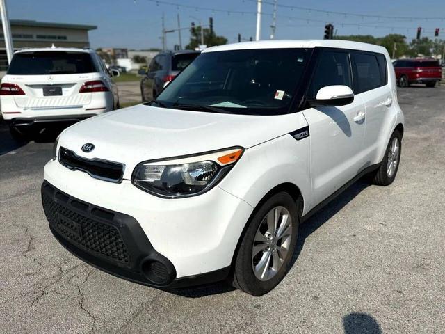 Photo of 2014 Clear White Kia Soul