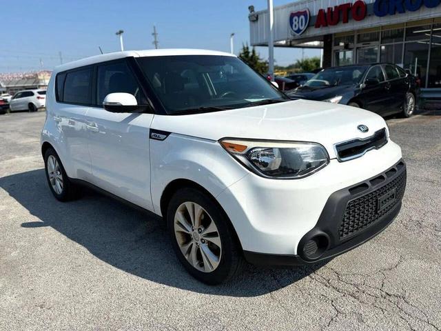 Photo of 2014 Clear White Kia Soul
