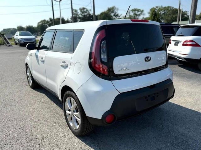Photo of 2014 Clear White Kia Soul