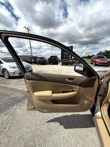 Photo of 2004 Gold Honda Accord
