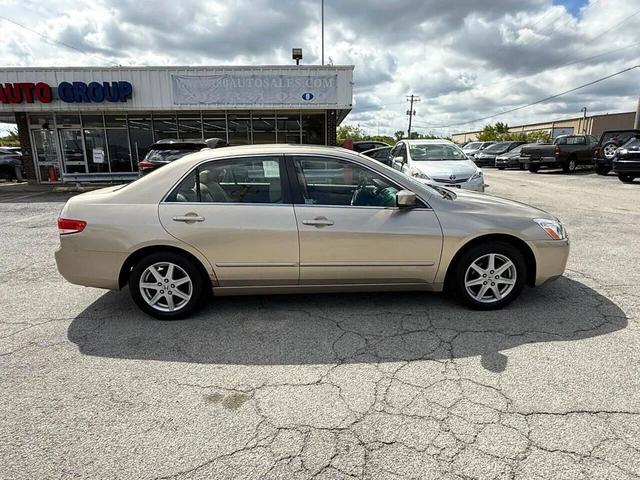 Photo of 2004 Gold Honda Accord