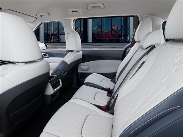 Photo of 2026 Ceramic Silver Kia Carnival Hybrid