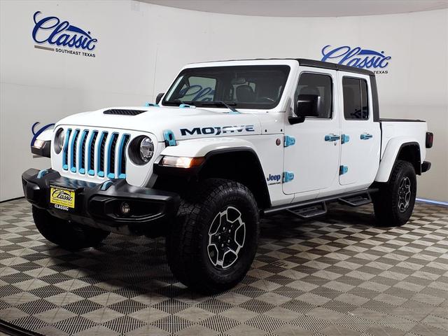 Photo of 2021 Bright White Clearcoat Jeep Gladiator