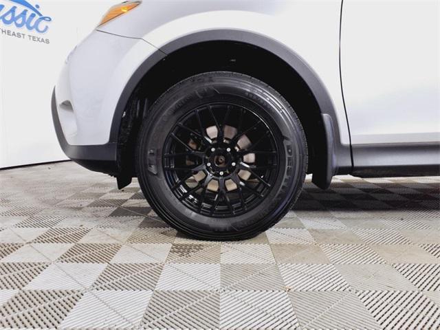 Photo of 2014 Classic Silver Toyota RAV4