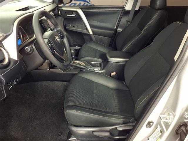 Photo of 2014 Classic Silver Toyota RAV4