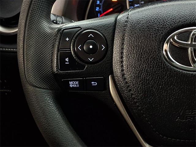 Photo of 2014 Classic Silver Toyota RAV4