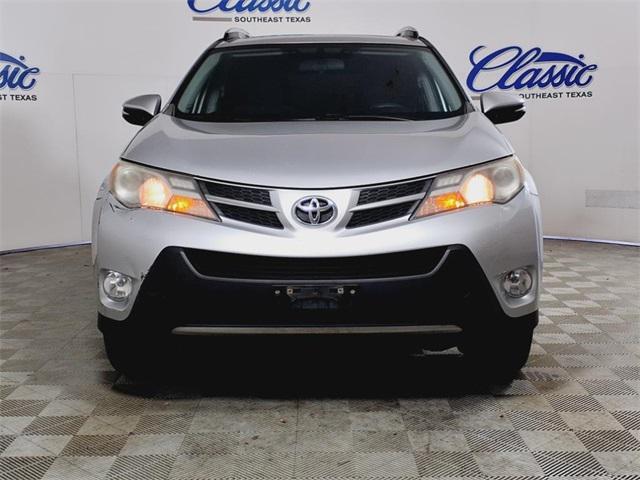Photo of 2014 Classic Silver Toyota RAV4